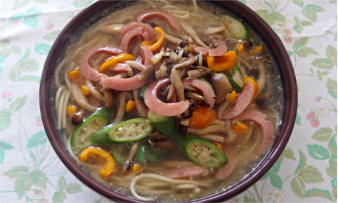 鶏と野菜の旨味の効いた塩ラーメン