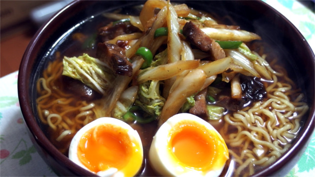 ねぎ豚と白菜の醤油ラーメン全景