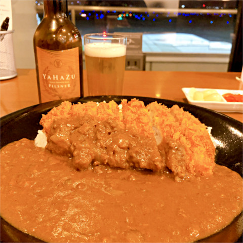 黒豚カツカレーとYAHAZU